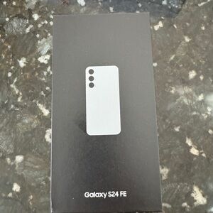 Samsung Galaxy S24 FE Box